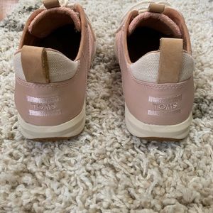 rose cloud women's cabrillo sneakers